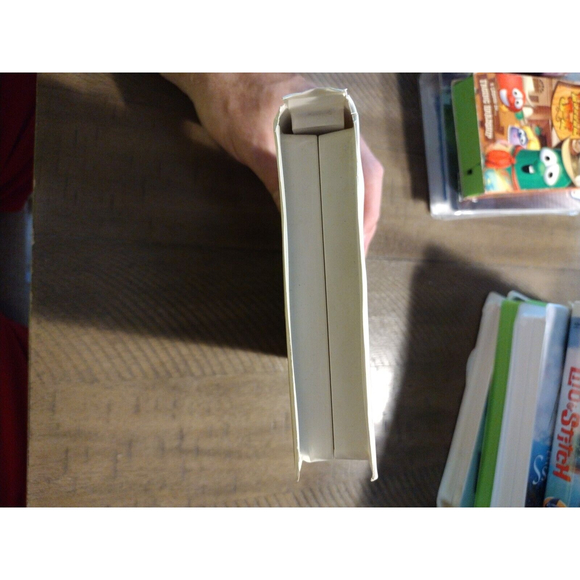 Annie (VHS, 2000) - Picture 4 of 7